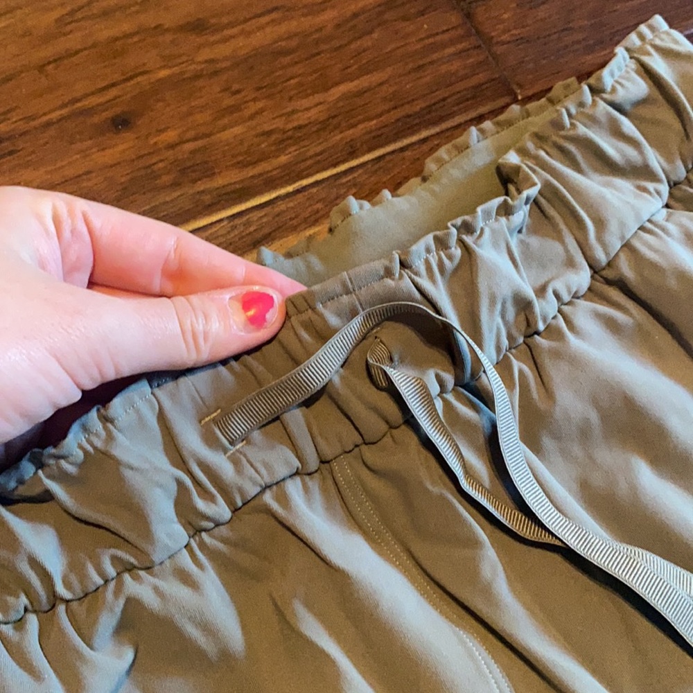 Lululemon Keep Moving Pant Grey Sage - Picture 5 of 11